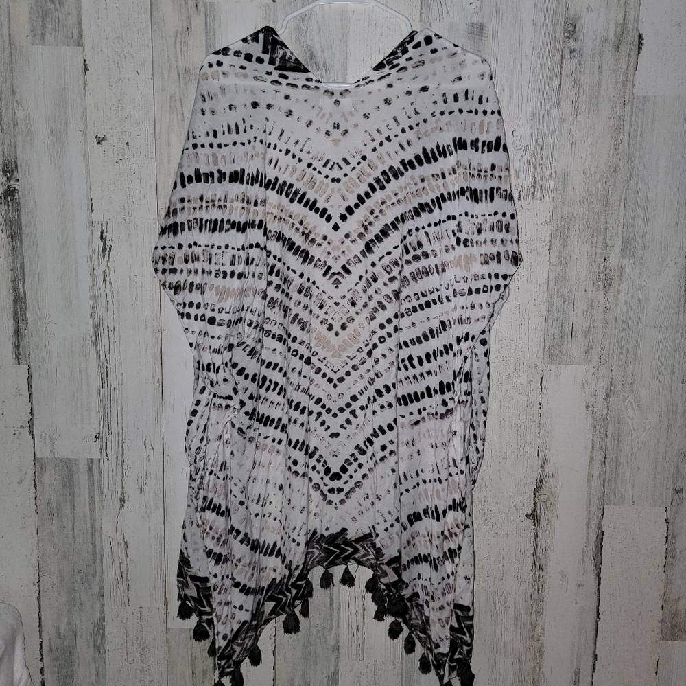 Nordstrom Black and White Patterned Kimono - Picture 6 of 6